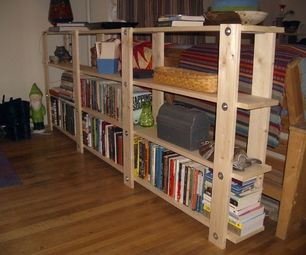 Hummm, what do you think about this idea? Shelves rest on threaded rod. I think I could make this! Diy Bookshelf Plans, Cheap Bookshelves, Pallet Deck Diy, Bookcase Plans, Simple Bookcase, Pallet Bookshelf, Plan Garage, Simple Bookshelf, Bathroom Cupboard