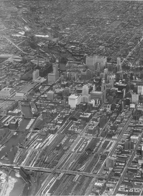 Old Chicago Photographs | Page 33 | SkyscraperCity Chicago Transit Authority, Chicago Pictures, Chicago History, Grand Central Terminal, Railroad Photography, Chicago Photos, Chicago Architecture, My Kind Of Town, Chicago City