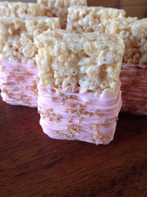 Gold Candy Buffet, Table Treats, Pink Gold Party, Pink And Gold Birthday Party, Buffet Dessert, First Birthday Favors, Dessert Table Birthday, 17 Birthday, Gold Dessert