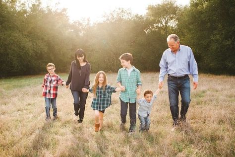 Grandparent Photoshoot, Grandparent Photography, Grandparents Photoshoot, Grandparents Photos, Grandparents Photo Frame, Grandkids Photography, Grandparents Photography, Grandparent Photo, Big Family Photos