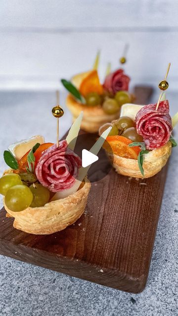 Emily Love Leserman on Instagram: "HOW TO MAKE: AN EDIBLE CHARCUTERIE 🪺  ⁣ originally, my plan was to make this puff pastry nest a place for a peep to lay some jelly bean 🥚 , but people DO NOT like when I do sweets, so I went savory! ⁣ ⁣ I baked these cuties for 20 minutes at 425, and they were golden, flakey, and certainly messy in the most delicious of ways⁣ ⁣ inspired by @lifebyleanna edible Easter basket, these mini nests 🪺 are the perfect place card holder at Easter brunch, or just a fun spring snack!" Edible Basket, Pastry Tray Ideas, Mini Puff Pastry Appetizers, Appetizer Presentation, Edible Easter Basket, Pastry Basket, Spring Snacks, Phyllo Dough Recipes, Easter Party Food