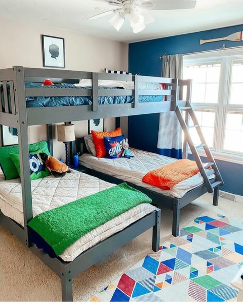 3 Bed In One Room Ideas, Triplet Room Ideas, Boy And Girl Shared Bedroom, Grandkids Room, Boys Shared Bedroom, Toddler Boy Room Decor, Boy Toddler Bedroom, Kids Shared Bedroom, Shared Girls Bedroom