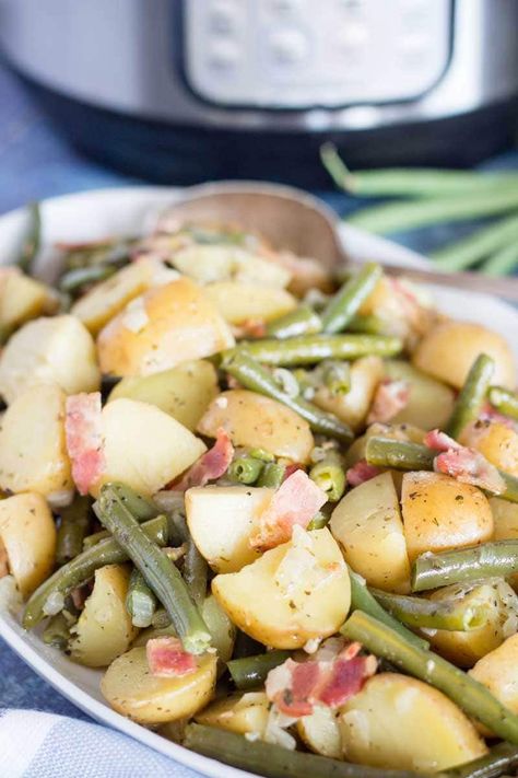 You can spruce up dinner time with this fresh green beans and herbed potatoes side dish. It’s a flavorful way to bring veggies to the table by combining garlic, potatoes, and bacon together, you’re sure to have a new family favorite. The best part is that it doesn’t take very long to assemble or cook. #devourdinner #easyrecipe #easysidedish #sidedishrecipe #foodie #food #recipe #recipes #bacon #potatoes #greenbeans #instantpot #easyinstantpotrecipe #instantpotsideidsh #Thanksgivingrecipe #yum Instant Pot Green Beans, Instapot Ideas, Simple Sides, Herbed Potatoes, Beans And Potatoes, Southern Side Dishes, Ip Recipes, Southern Recipe, Green Beans And Potatoes