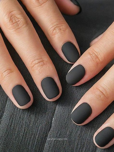 Short Matte Black Nail Designs, Fall Matte Gel Nails, Matte Dip Nails Short, Matte Nail Color Ideas, Matte Black Short Nails, Matte Gel Nails Short, Short Matte Black Nails, Black Dip Nails Ideas, Short Matte Nail Designs