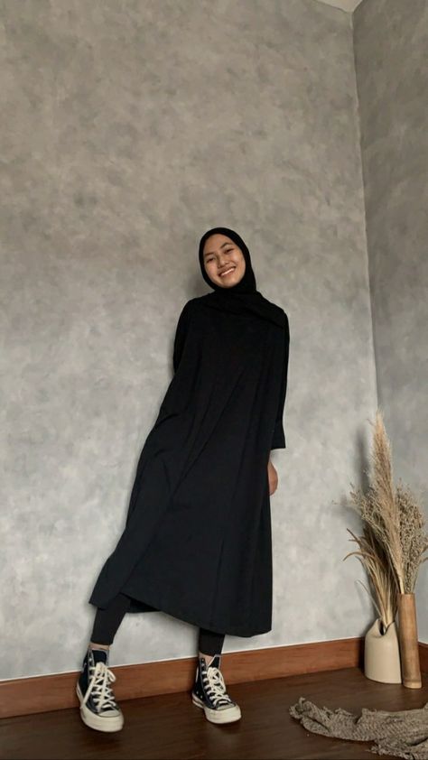 Hijab Converse Style, Converse High Outfit Hijab, Hi Cut Converse Outfit, Ootd Converse Hijab, Converse Outfit Hijab, High Cut Converse Outfit, High Converse Outfit, Dress With Converse, Rok Outfit