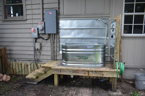 DIY DOG WASH STATION Home Made Dog Wash Station, Diy Outdoor Dog Shower Station, Diy Dog Wash Station Outdoor, Dog Washing Station Ideas, Diy Dog Shower Station Outside, Portable Dog Washing Station, Water Trough Dog Bath, Stock Tank Dog Wash, Outside Dog Washing Station Diy