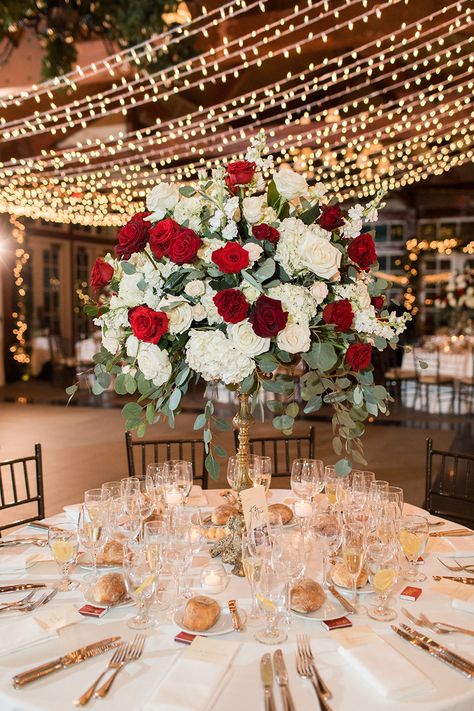 Red Black And White Wedding Theme, Wedding Decoration Red And White, Red Gold And White Wedding Theme, Red White Wedding Flowers, Red And Gold Wedding Flowers, Red Wedding Inspiration, Red And White Flowers Wedding, Red And White And Gold Wedding, Red And White Wedding Florals