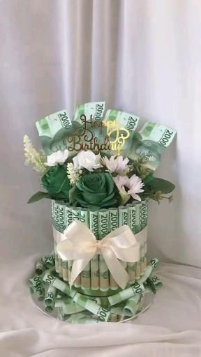 Elegant Gift Wrapping Ideas, Packing Ideas Gift, Gift Packing Ideas, Wrap A Present, Diy Graduation Gifts, Cake Tower, Kraft Paper Packaging, Diy Bouquet Wrap, Holiday Gift Wrapping