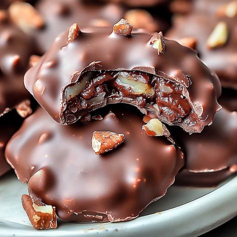 When it comes to indulgent desserts, nothing hits the spot quite like chocolate turtles. These slow-cooked delights combine velvety chocolate, gooey caramel, and crunchy pecans for a treat that’s as impressive as it is easy to make. Whether you’re prepping for the holidays, gifting to loved ones, or just treating yourself (no judgment here!), these... Slow Cooker Chocolate Turtles, Slow Cooker Turtle Candy, No Bakes, Crockpot Candy, Candy Creations, Chocolate Turtles, Caramel Bits, Gooey Caramel, Chocolate Pecan Pie