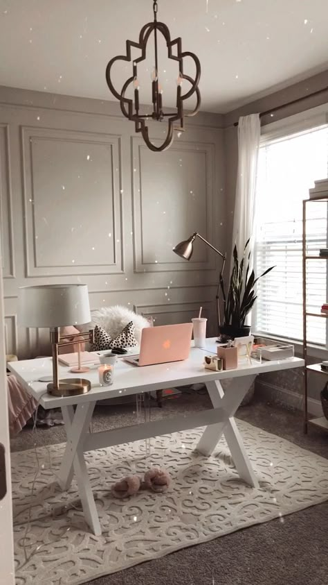 Modern Home Office For Women, Female Home Office, Womens Home Office, Chic Office Decor, Office Decor For Women, Home Office Decorating Ideas, Feminine Home Offices, Modern Office Interiors, Cozy Office