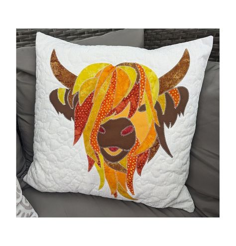 Recreate this stunning Highland Cow cushion using standard applique methods. All pattern pieces are full sized. This pattern is currently only available as a downloadable PDF - which will allow you to print a copy immediately so you don't have to wait to get started! Cushion is designed to finish to a size for a 20" cushion form. These are also available on our website.  You will need backing fabric, 1m should suffice for the front panel and the two back pieces. The fabric used in the pattern bo Highland Cow Design, Highland Cow Applique Pattern, Cow Applique Pattern Free, Highland Cow Quilt Pattern, Cow Applique Pattern, Highland Cow Quilt, Cow Quilt Pattern, Animal Applique Patterns, Highland Cow Applique