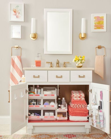 8 Clever Storage Ideas for Under the Bathroom Sink Bathroom Sink Storage Ideas, Under Bathroom Sink Storage, Under Bathroom Sink, Bathroom Organization Ideas, Bathroom Sink Organization, Bathroom Sink Storage, Pretty Storage, Bathroom Organization Diy, Inside Cabinets