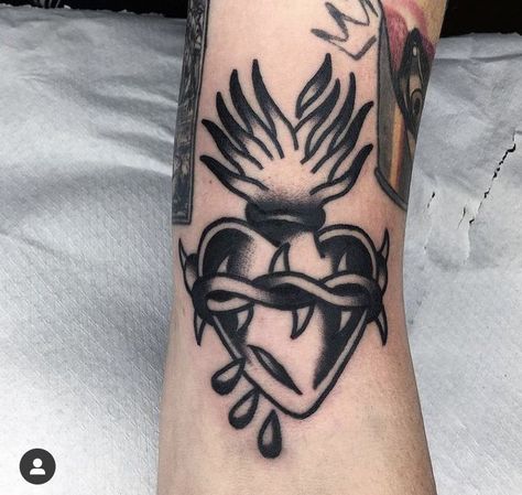 Traditional Tattoo Gap Fillers, Small Traditional Tattoo, New Tattoo Styles, Traditional Tattoo Man, Traditional Heart Tattoos, Traditional Black Tattoo, Full Hand Tattoo, Sacred Heart Tattoos, American Traditional Tattoo Ideas