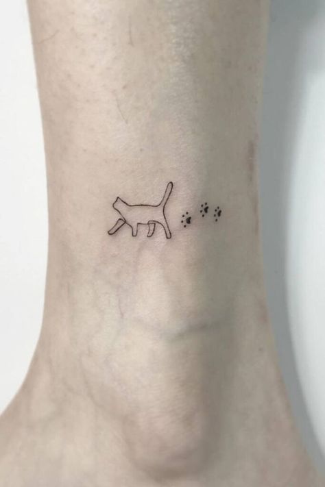 Cat Memorial Tattoo Outline Cat Family Tattoo, Pet Tattoo Ideas Cats, Tattoo Outline Designs, Pet Remembrance Tattoo, Cat Memorial Tattoos, Tattoo Cat Ideas, Tattoos For Cats That Passed, Pet Memorial Tattoo Cat, Tattoos For Passed Grandparents