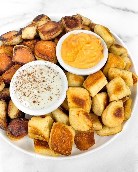 Healthy Copycat Auntie Annes Pretzel Bites - Allie Carte Dishes Icing Dip, Ww Appetizers, Diet Friendly Desserts, Auntie Annes Pretzels, Auntie Anne, Ww Lunch, Ww Snacks, Auntie Annes, Low Fat Dinner