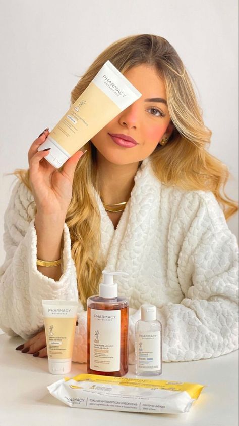 Skincare Promotion Ideas, Skin Care Products Photography, Skincare Photoshoot Ideas, Skincare Content Ideas, Ugc Aesthetic, Ugc Photos, Ugc Content Ideas, Ugc Inspiration, Ugc Examples