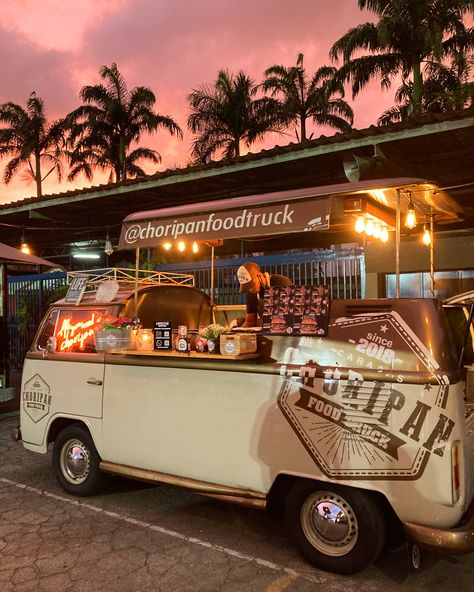 Kombi Food Truck, Foodtrucks Ideas, Pizza Vans, Coffee Food Truck, Food Stall Design, Mobile Cafe, Cocktail Station, Coffee Trailer, Coffee Van