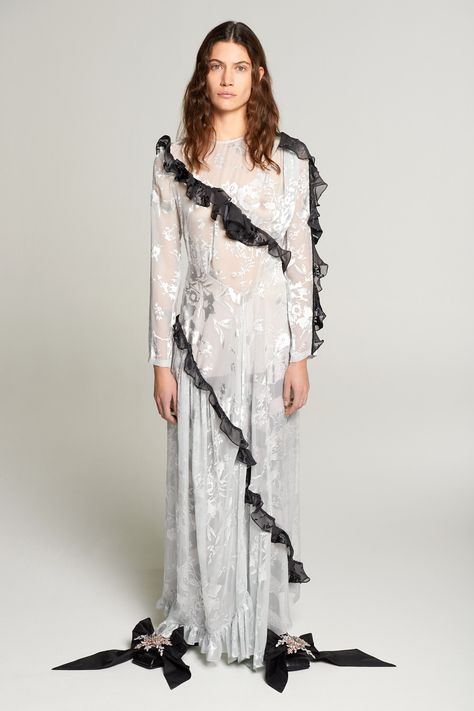 Preen by Thornton Bregazzi Pre-Fall 2020 Fashion Show - Vogue Fashion Trend Report, Thornton Bregazzi, Preen By Thornton Bregazzi, 2020 Fashion, Trend Forecasting, Trend Fashion, Fashion Show Collection, Fashion 2020, Women Trends