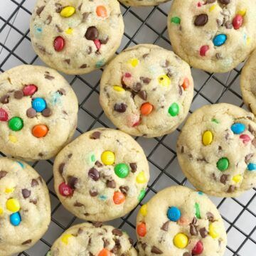 M&M Chocolate Chip Pudding Cookies - Together as Family Cookies With Vanilla Pudding, Vanilla Pudding Cookies, Mnm Cookies, Pudding Cookies Recipes, Chocolate Chip Pudding, White Chocolate Macadamia Nut Cookies, Chocolate Chip Pudding Cookies, Macadamia Nut Cookies, White Chocolate Macadamia