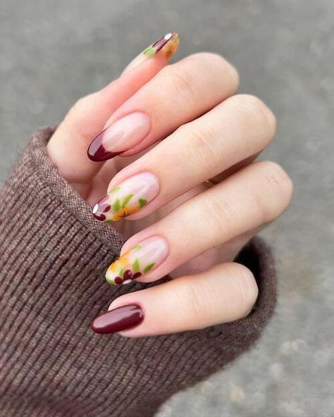 90  Stunning Elegant Fall Nail Designs To Transform Your Manicure For The Autumn Season Almond Shaped Nails Designs Fall, Nail Designs Short Fall, Minimalist Fall Nails, Spooky Fall Nails, Fall Nail Inspiration Autumn, Nail Colors Simple, Fall Nail Designs Short, Nail Colors For Brown Skin, Cute Fall Nails Coffin