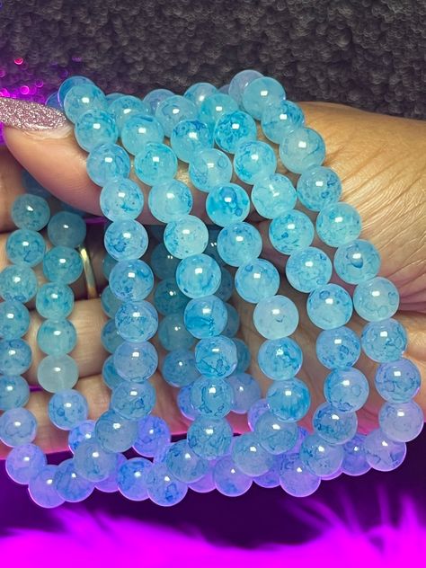 Must-Try Beaded Bracelet Ideas for Craft Lovers Beaded Bracelet Ideas, Body Jewelry Diy, Girly Bracelets, Crystal Bead Jewelry, Beads Making, 8mm Beads, Wrist Jewelry, Bead Charms Diy, Diy Bracelets Patterns