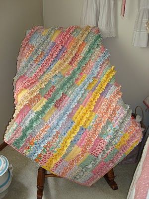 Ruffle Quilt, Rag Quilt Patterns, Childrens Quilts, Girls Quilts, Rag Quilt, Small Quilts, Quilt Tutorials, Quilting Crafts, Beautiful Quilts