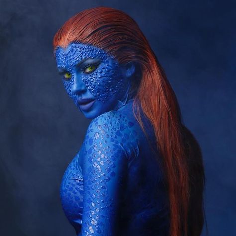 Samantha Kastenholt on Instagram: ““MYSTIQUE COSPLAY” 💙 You guys she’s finally here!!! My YouTube video of the whole process is up too!! I have been planning this costume…” Mystique Halloween Costume, John Fernandes, Mystique Cosplay, Makeup Getting Ready, Mystique Comic, Lil Meech, Mystique Xmen, Mystique Costume, Mystique Marvel