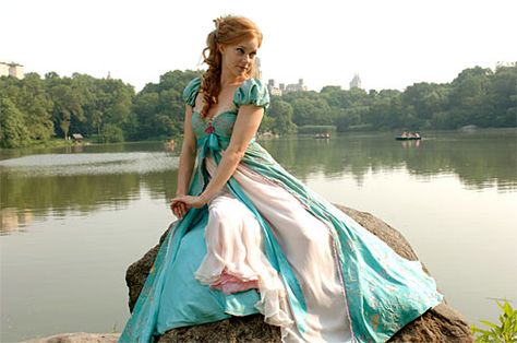 Disney "Enchanted" 2007 Amy Adams as Giselle in blue dress Giselle Disney Princess, Amy Adams Enchanted, Enchanted Movie, Giselle Enchanted, Enchanted Characters, Giselle Dress, Disney Enchanted, Amy Adams, Movie Costumes