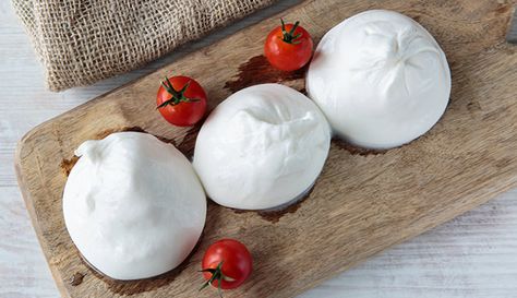 Goat Milk Mozzarella Recipe, Cheese Names, Puglia Food, Meals Under 500 Calories, Clean Eating Kids, Ingredients Photography, Goat Milk Recipes, Healthy One Pot Meals, Mozzarella Recipes