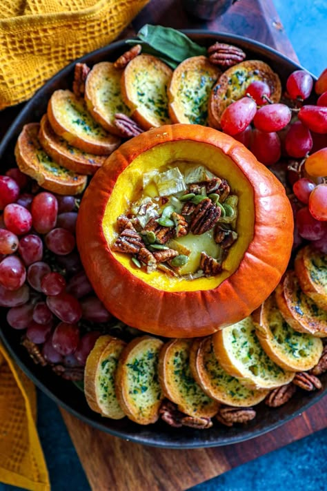 Pumpkin Baked Brie Baked Brie In A Pumpkin, Pumpkin Butter Brie Dip, Fall Baked Brie Recipes, Baked Brie Recipes Thanksgiving, Baked Brie Thanksgiving, Fall Brie Recipes, Thanksgiving Brie, Brie Pumpkin, Pumpkin Baked Brie