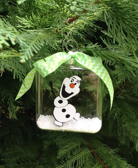 Frozen Olaf Ornaments......Find me on Facebook. Google: Petal Pushers, Greenville, SC Olaf Ornament Diy, Olaf Ornament, Cricut Ornaments, Floating Ornaments, Ornaments Ideas, Disney Christmas Tree, Happy Christmas Day, Frozen Christmas, 2014 Christmas