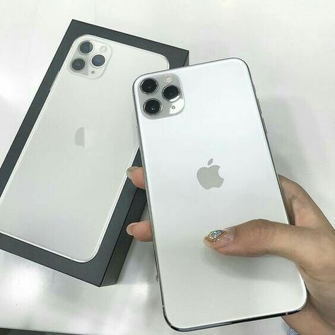 Iphone Collection, Iphone Earphones, Iphone 11 Colors, Apple Collection, Apple Shop, Apple Iphone Accessories, Free Iphone Giveaway, Get Free Iphone, Iphone Pro