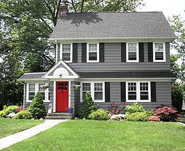 Grey House Red Trim, Grey House Red Front Door, Red Door Grey House, Grey House Black Trim, Grey Siding House, Grey Home Exterior, Black Farmhouse Exterior, Grey House White Trim, Charcoal House