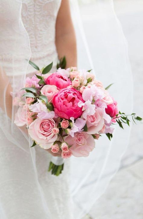 Wedding Esthetics, Winery Restaurant, White Rose Bridal Bouquet, Calla Lily Bridal Bouquet, Winter Bridal Bouquets, Vintage Bridal Bouquet, Lily Bridal Bouquet, Red Bridal Bouquet, Blush Bouquet Wedding