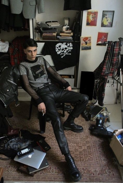 Men's Punk Fashion, Berghain Outfit, Metal Fashion Men, Punk Outfits Men, Goth Outfits Men, Mens Alternative Fashion, Rock Star Outfit, Masc Fashion, Goth Guys