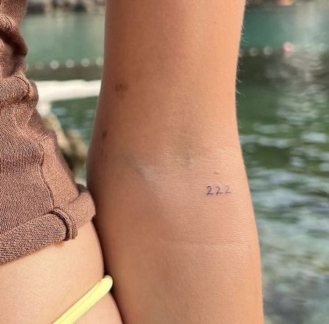 Tiny 222 Tattoo, 222 Tattoo Placement Ideas, 2 Tattoo Number, Tiny Arm Tattoos, Cool Knee Tattoos, Halloween Themed Tattoos, Xx Tattoo, Angel Number Tattoos, Small Halloween Tattoos