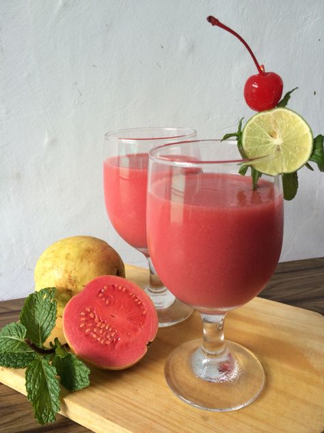 Guava juice Jus Jambu Aesthetic, Guava Juice Aesthetic, Congolese Food, Congo Drc, Fruit Juice Recipes, Buah Naga, Guava Fruit, Guava Juice, I Love You Images