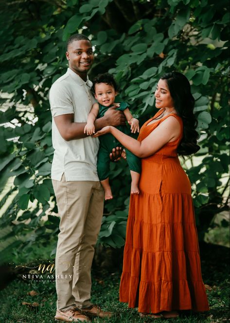 Rust dress green boy outfit family outdoor photoshoot LLF Family Outdoor Photoshoot, Cooper Dress, Family Portrait Outfits, Summer Family Pictures, Large Family Photos, Forest Green Dresses, Family Photoshoot Poses, Fall Pics, Outdoor Dress