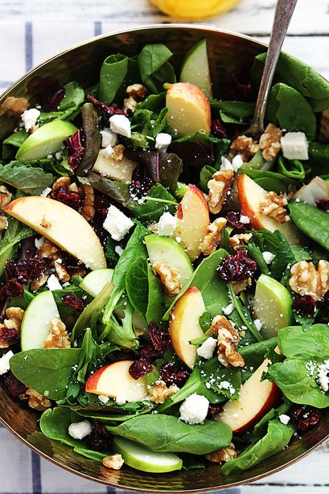 This crunchy apple cranberry walnut salad is perfect for Fall! Apple Cranberry Walnut Salad, College Cookbook, Friendsgiving Recipes, Salad Coleslaw, Cranberry Walnut Salad, Salad Kale, Autumn Salad Recipes, Weekly Recipes, Green Salads