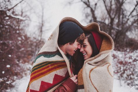 Just in case it turns out to be a cold day LOL   blanket in the snow by Dylan H0well, via Flickr Couple Tumblr, Winter Schnee, Winter Engagement Photos, Foto Poses, Winter Engagement, The Perfect Guy, Shooting Photo, Photo Couple, Tampa Florida