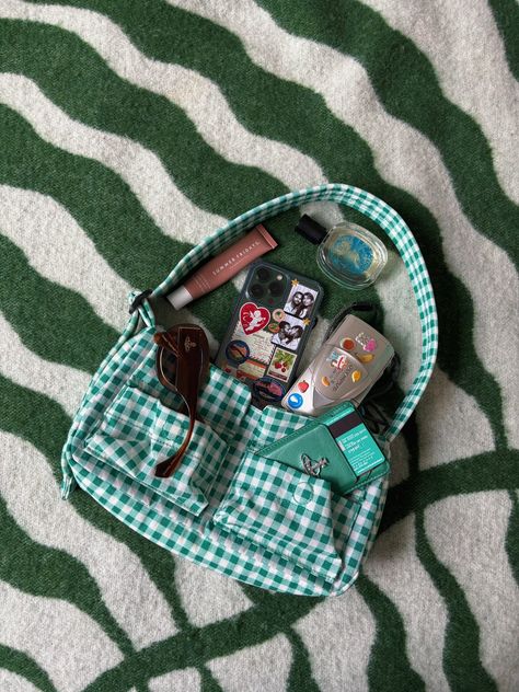 Inside My Bag, My Bags, Handbag Essentials, What In My Bag, April 7, Bags Aesthetic, Foto Ideas Instagram, Pretty Bags, Essential Bag