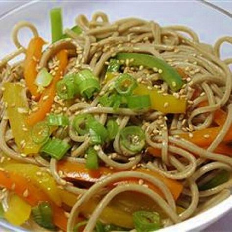 Udon Noodles Recipe, Microwave Meals, Buttered Noodles, Udon Noodles, Noodles Recipe, Chinese Dishes, Noodle Bowls, Asian Cooking, Noodle Recipes