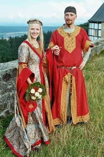 Anglo Saxon Clothing, Mens Garb, History Bounding, Medieval Fair, Sca Garb, Medieval Party, Medieval Garb, Period Dress, Medieval Costume