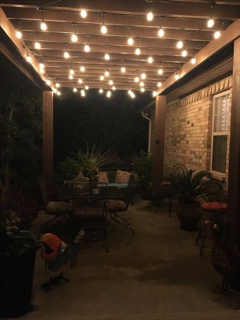 Bistro Lights On Pergola, Festoon Lights Pergola, Lights For Pergola, Poolside Ideas, Pergola Lights, Trellis Pergola, Fireplace Patio, Outdoor Lighting Design, Festoon Lights