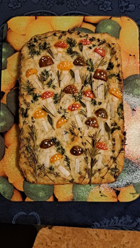 Foccacia Bread Art Mushroom, Mushroom Focaccia Bread, Spring Focaccia Bread, Toadstool Focaccia, Garden Foccacia Bread, Mushroom Focaccia, Cottagecore Dinner, Foccacia Bread Art, Focaccia Bread Art