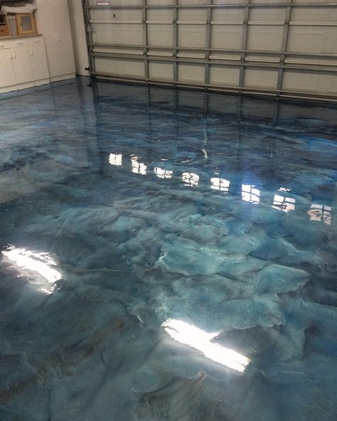 Concrete Stain Garage Floor, Garage Floor Design Ideas, Epoxy Concrete Floor Patio, Shop Flooring Ideas, Finished Garage Floor, Epoxy Garage Floor Designs, Diy Garage Floor Ideas, Diy Garage Floor Makeover, Concrete Floors Epoxy