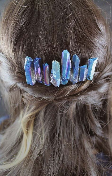 Diy Lightsaber, Sabre Laser, Unique Hair Accessories, Crystal Hair Comb, Diy Hair Accessories, Unique Hairstyles, Crystal Hair, Diy Hair, Lightsaber