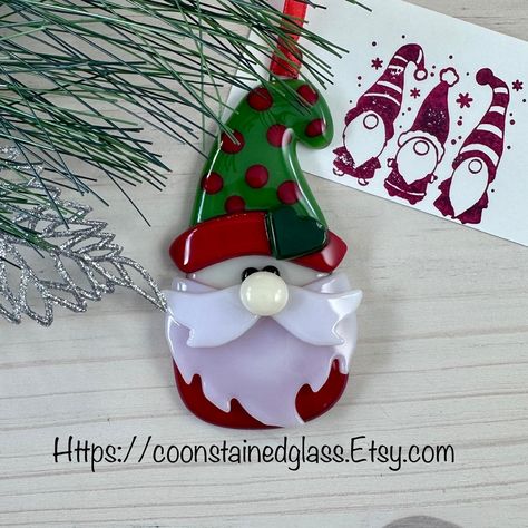 Fused Glass Christmas Gnomes, Fused Glass Santa Ornaments, Diy Felt Christmas Ornaments, Fused Glass Christmas, Fused Glass Wall Art, Glass Fusion Ideas, Glass Christmas Decorations, Fused Glass Artwork, Fused Glass Ornaments