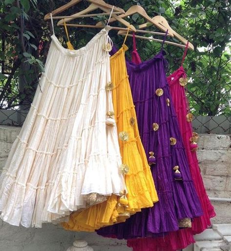 Beautiful Lehengas, Garba Dress, Choli Dress, Simple Lehenga, Navratri Dress, Lehenga Designs Simple, Lehnga Dress, Ideas Clothes, Traditional Indian Dress