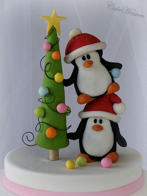 Christmas Tree Toppers Ideas, Tree Toppers Ideas, Clay Christmas Decorations, Christmas Cake Topper, Christmas Cake Decorations, Xmas Cake, Polymer Clay Ornaments, Christmas Clay, Polymer Clay Christmas